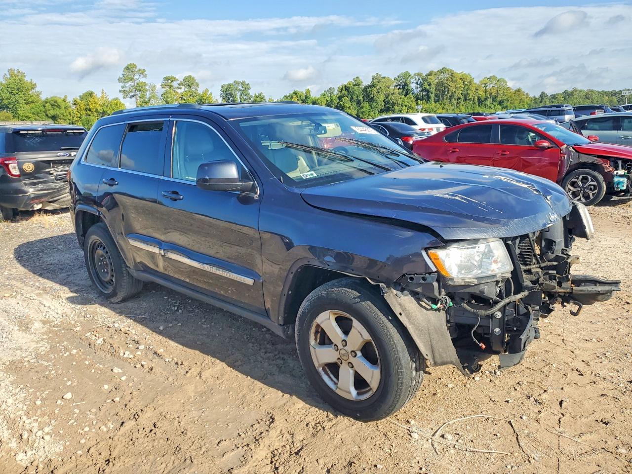 2012 Jeep Grand Cherokee Laredo - Image 4