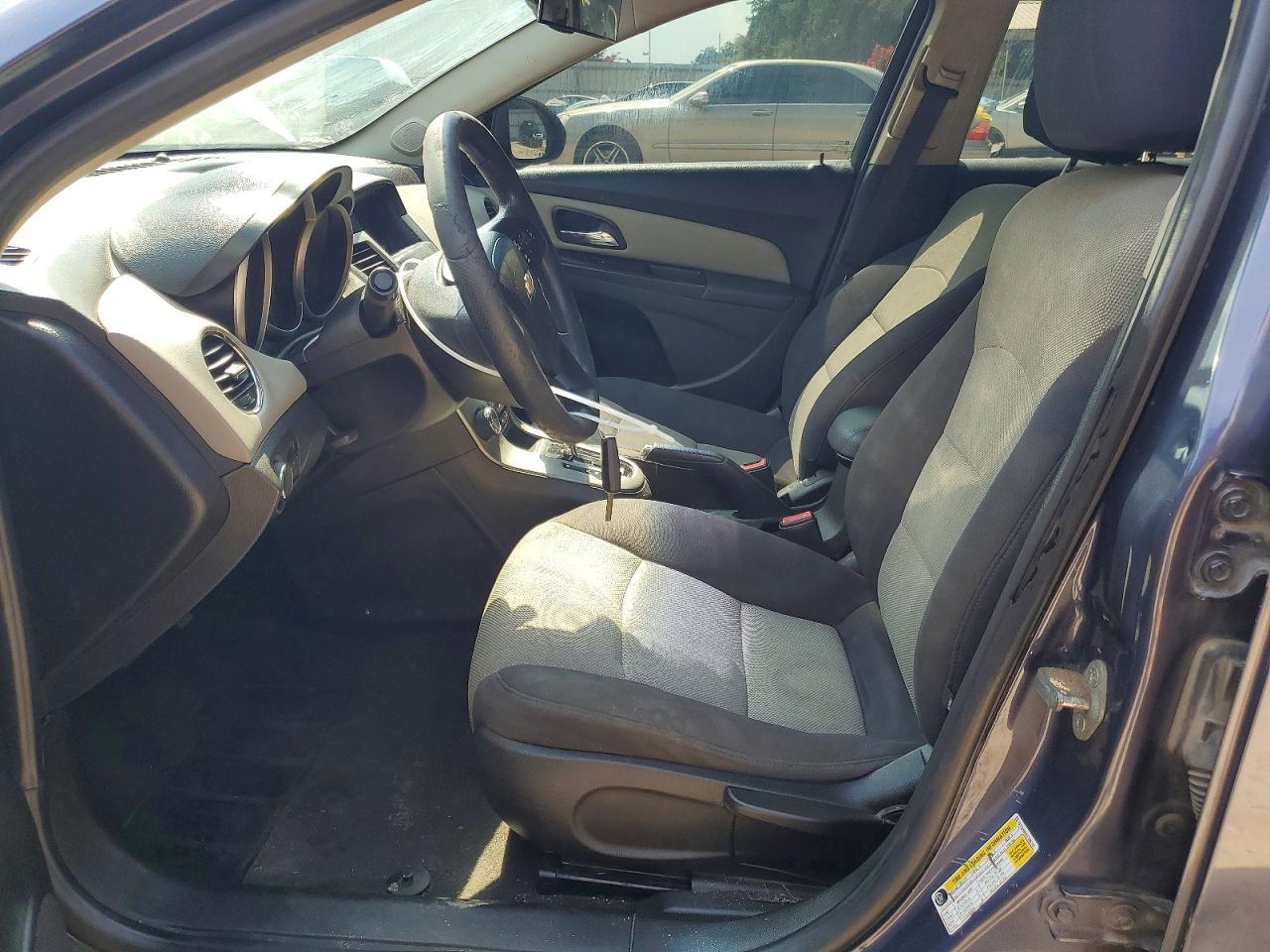 2014 Chevrolet Cruze Ls - Image 7