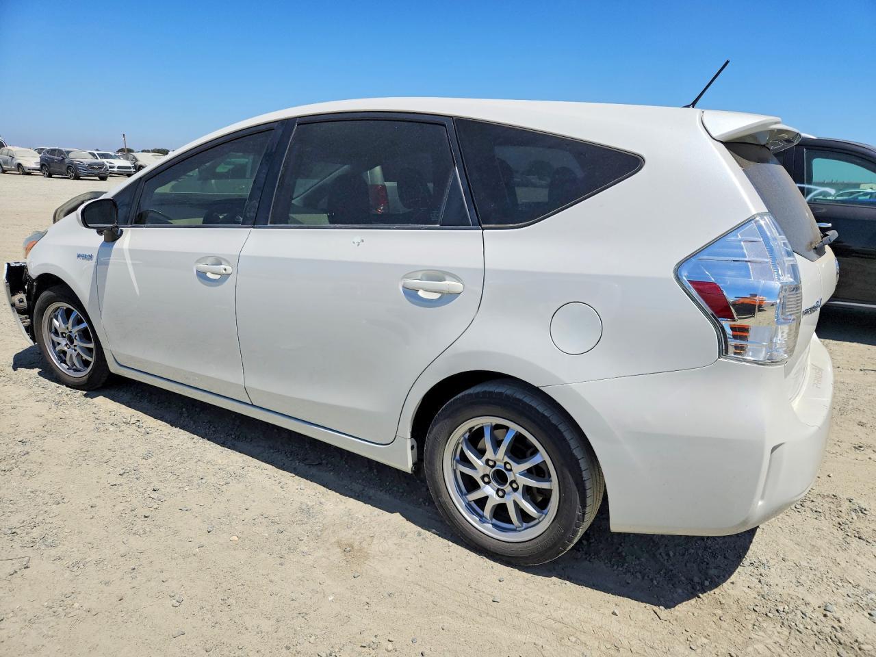 2014 Toyota Prius V Three - Image 2