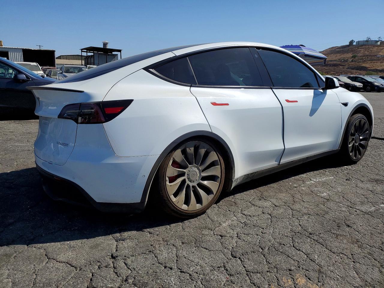 2022 Tesla Model Y - Image 3