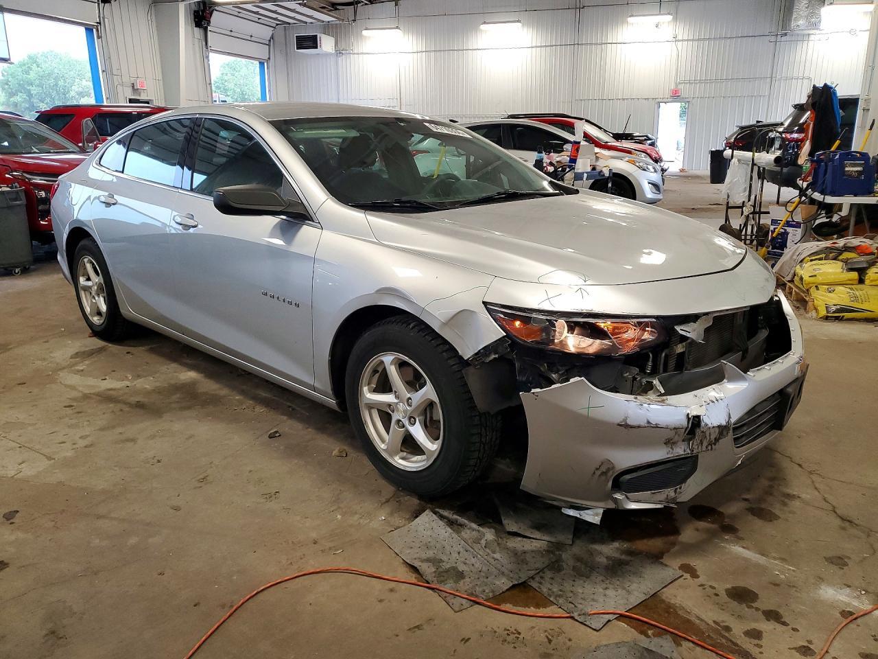 2017 Chevrolet Malibu Ls - Фото 4