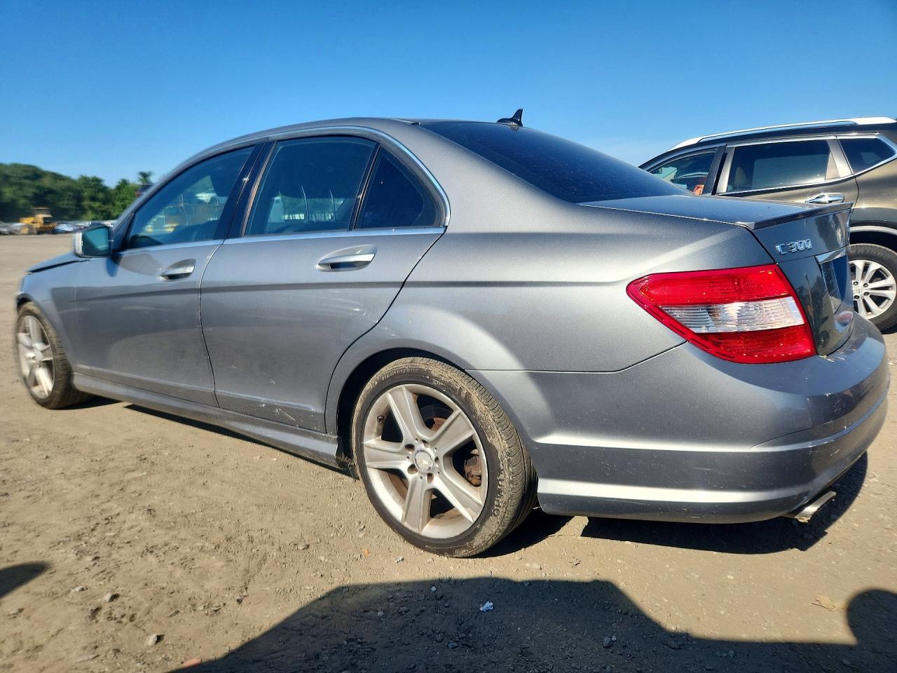 2011 Mercedes-Benz C300 - Фото 2