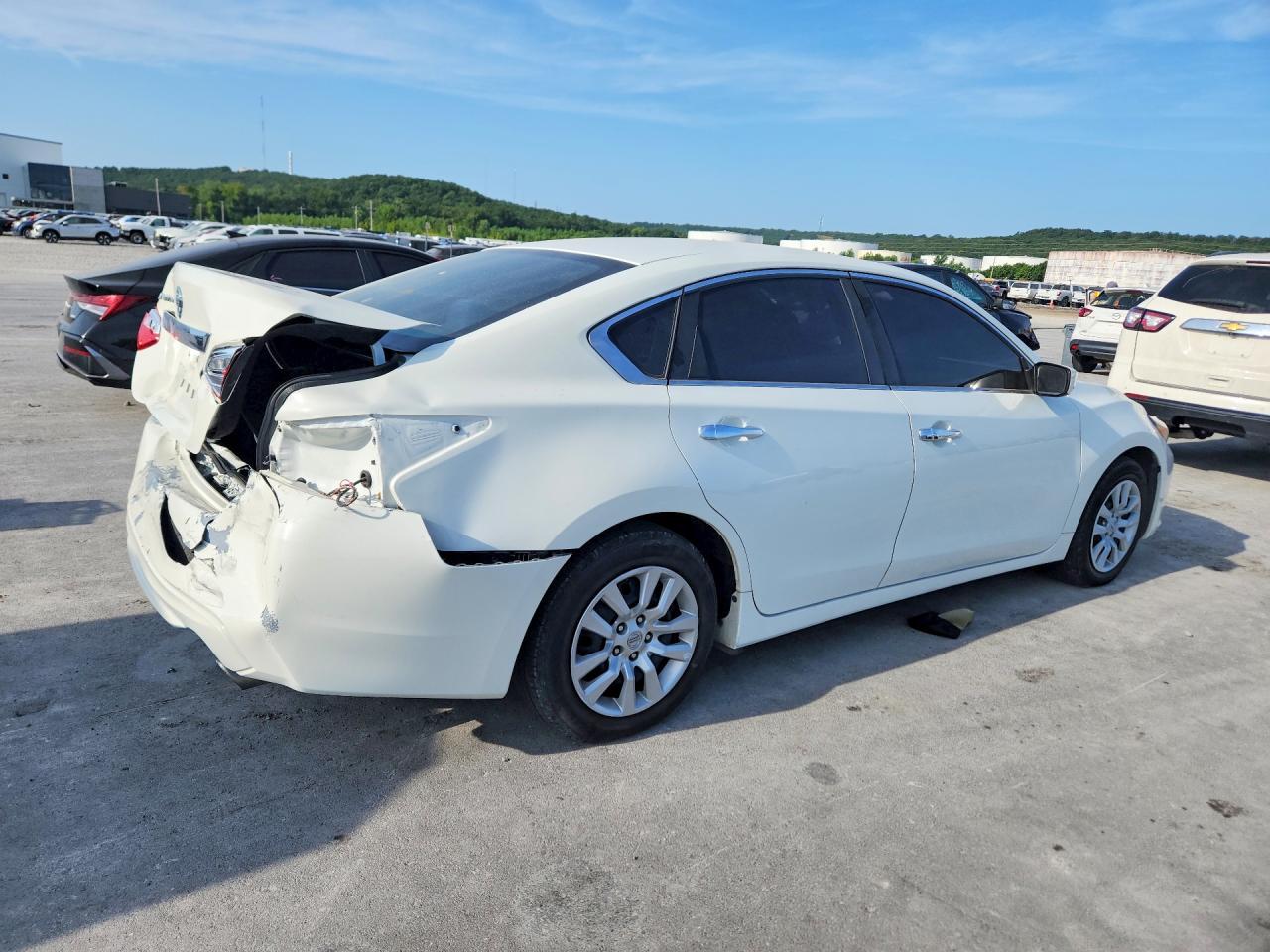 2016 Nissan Altima 2.5 S - Фото 3