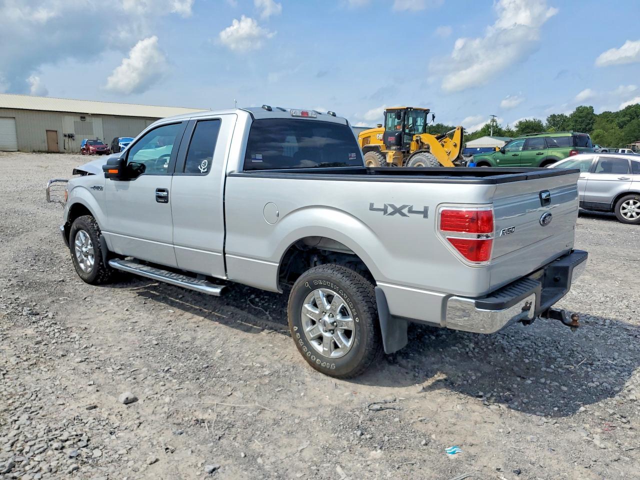2014 Ford F150 Super Cab - Image 2