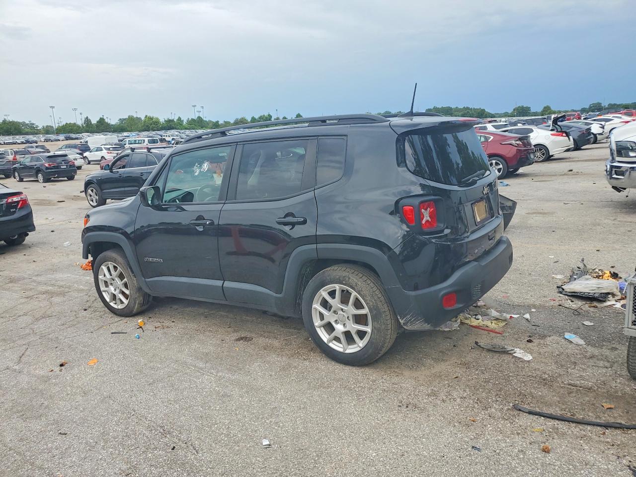 2019 Jeep Renegade Latitude - Image 2