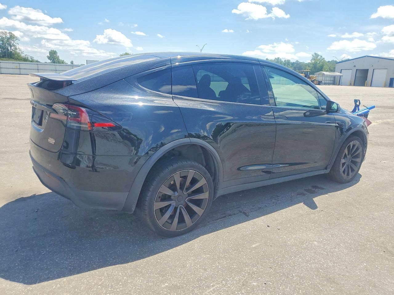2023 Tesla Model X - Фото 3