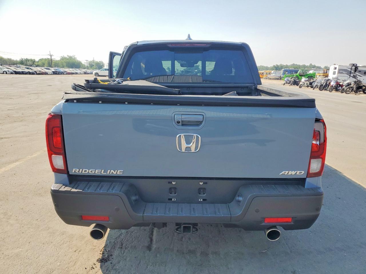 2023 Honda Ridgeline Black Edition - Image 6