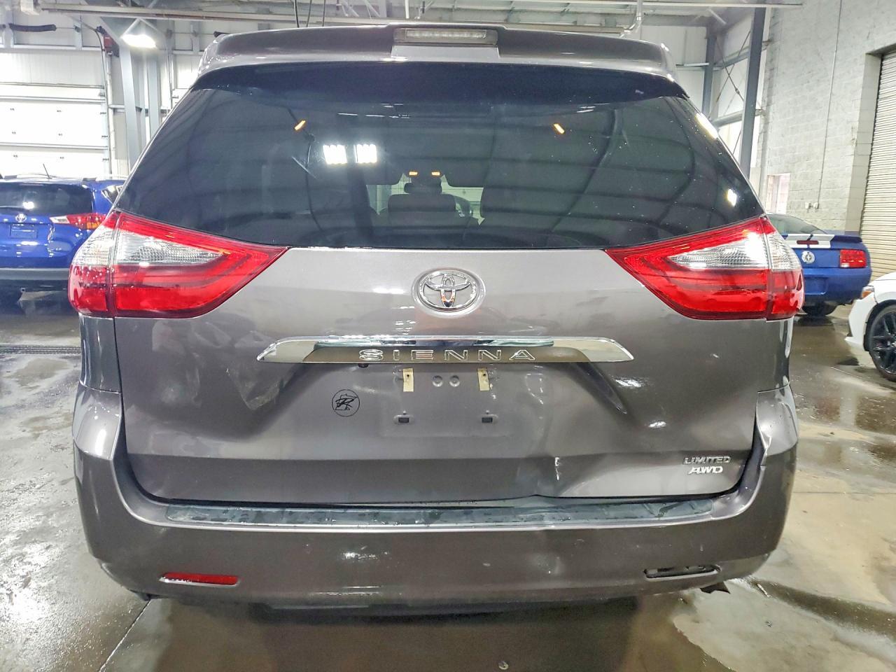 2020 Toyota Sienna Limited Premium 7-Passenger - Фото 6