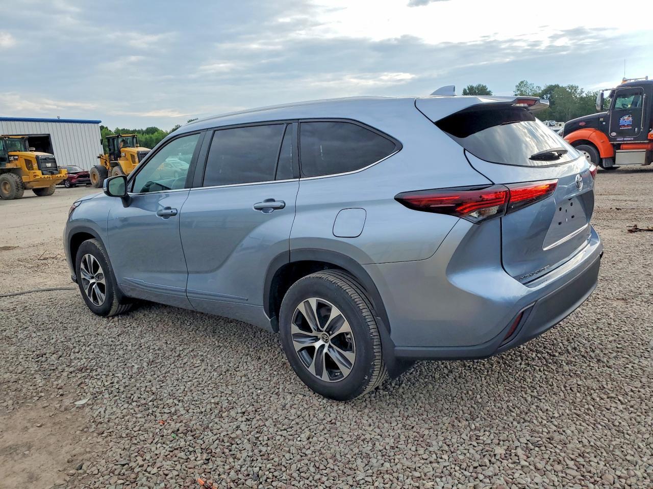 2024 Toyota Highlander Xle - Фото 2