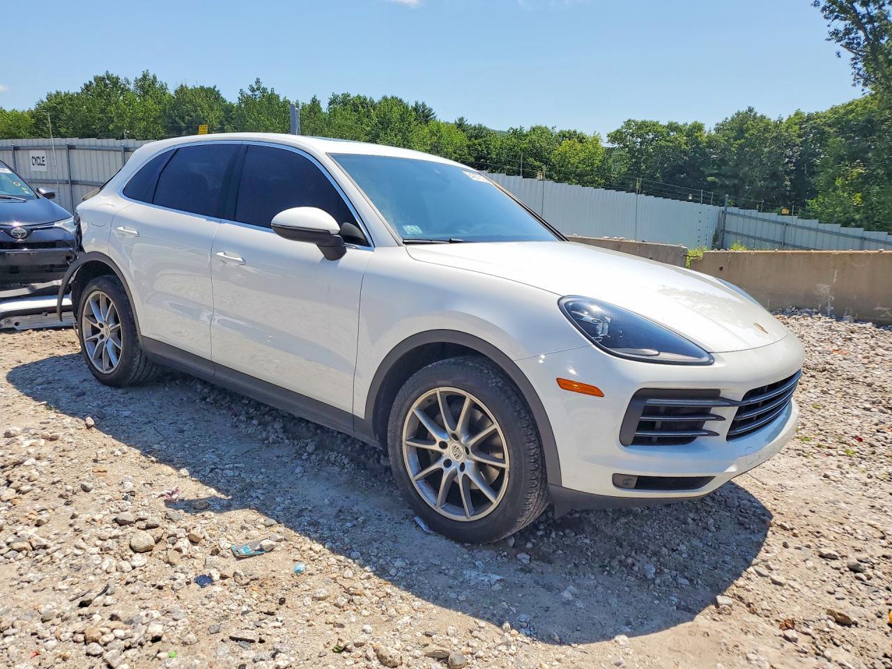 2019 Porsche Cayenne - Image 4
