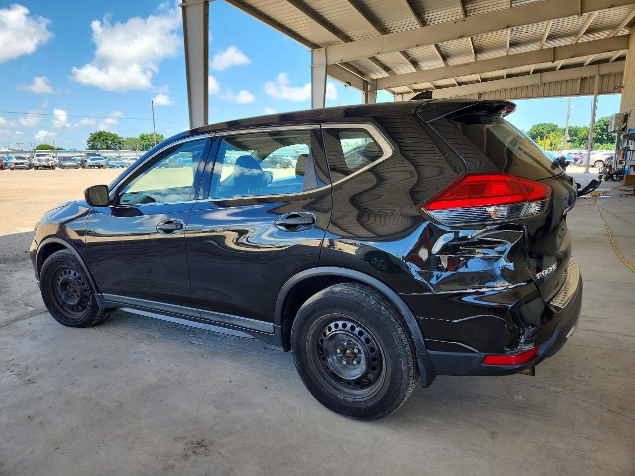 2017 Nissan Rogue S - Фото 2