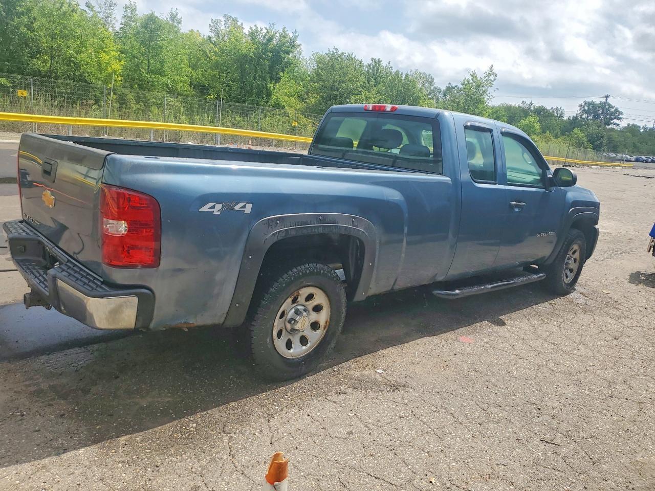 2013 Chevrolet Silverado K1500 - Фото 3