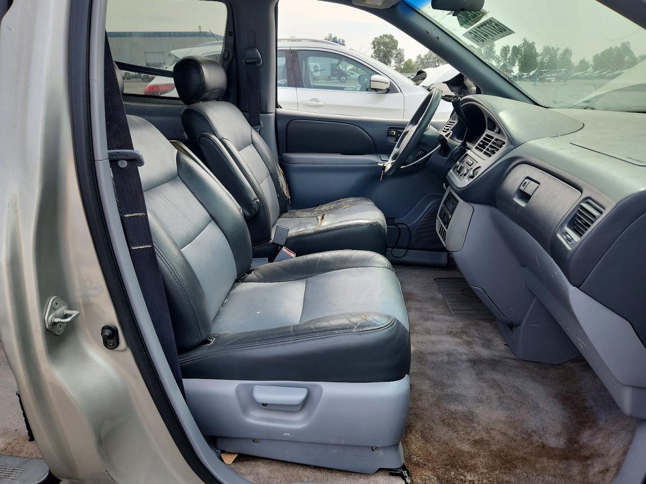 2003 Toyota Sienna Ce - Фото 7
