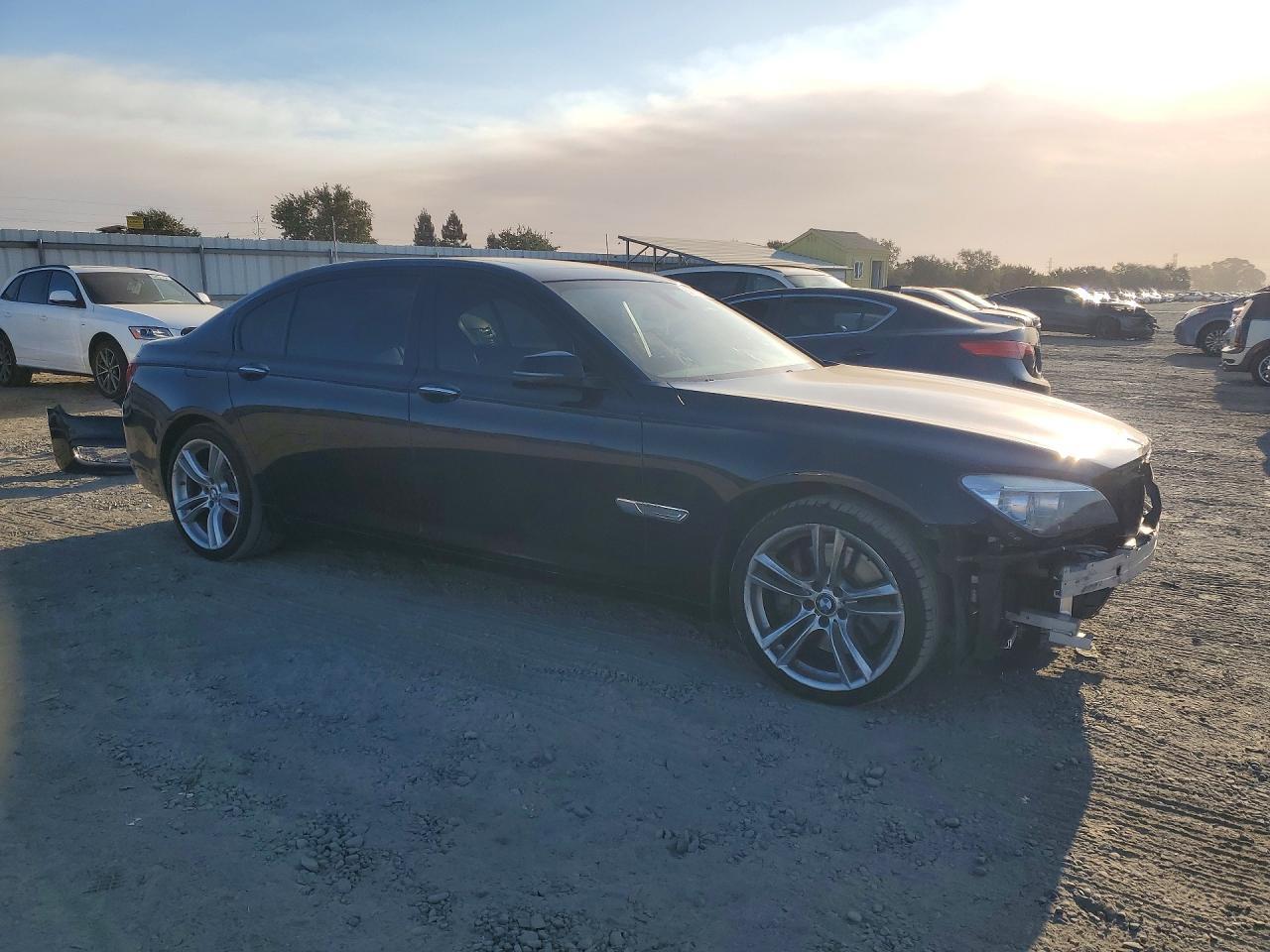 2013 BMW 750 Li - Фото 4
