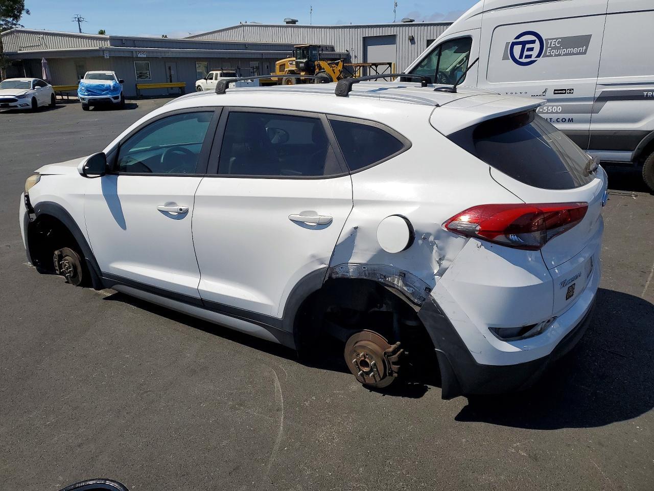 2017 Hyundai Tucson Se - Фото 2