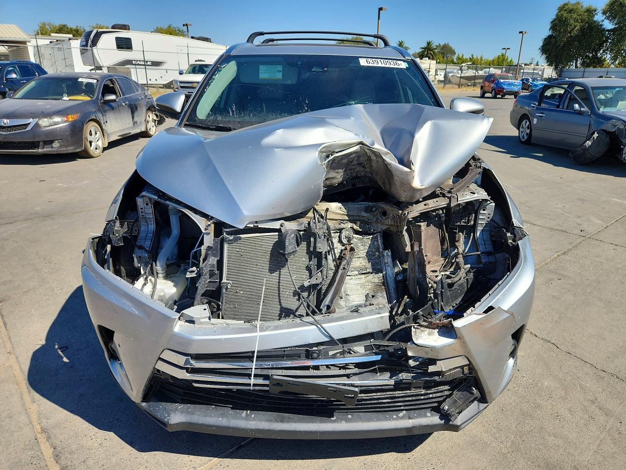 2018 Toyota Highlander Limited Platinum - Image 5