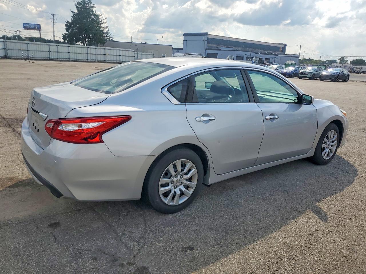 2016 Nissan Altima 2.5 S - Фото 3