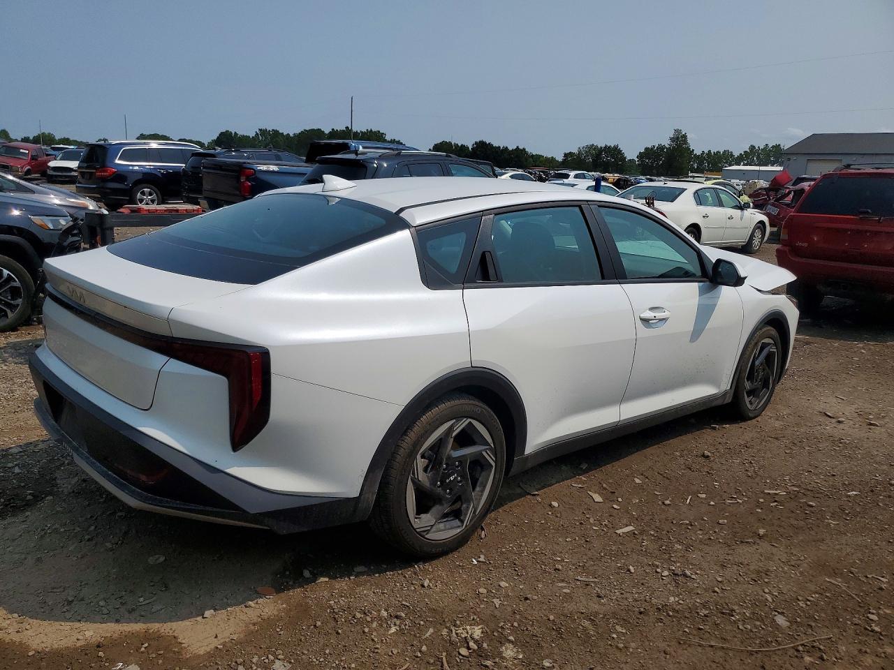2025 Kia K4 Ex - Фото 3