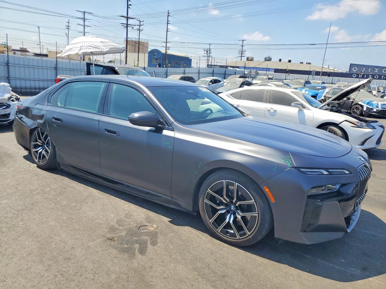 2025 BMW I7 Edrive50 - Фото 4