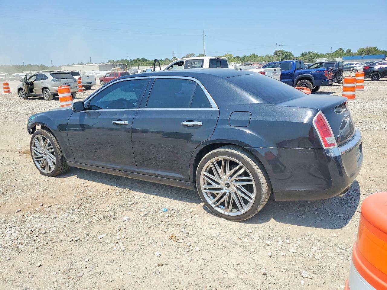 2014 Chrysler 300 - Фото 2