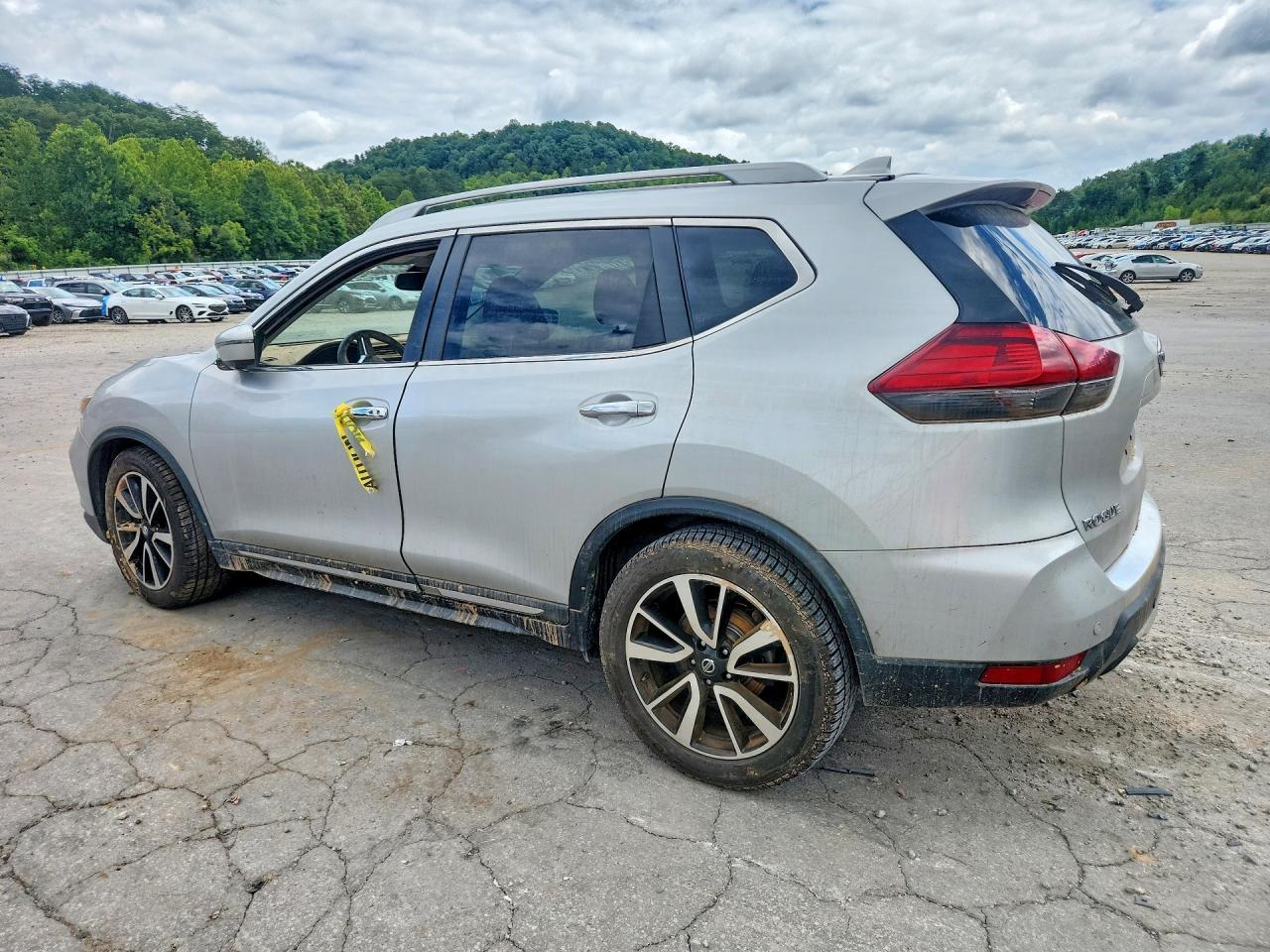 2019 Nissan Rogue Sl - Image 2