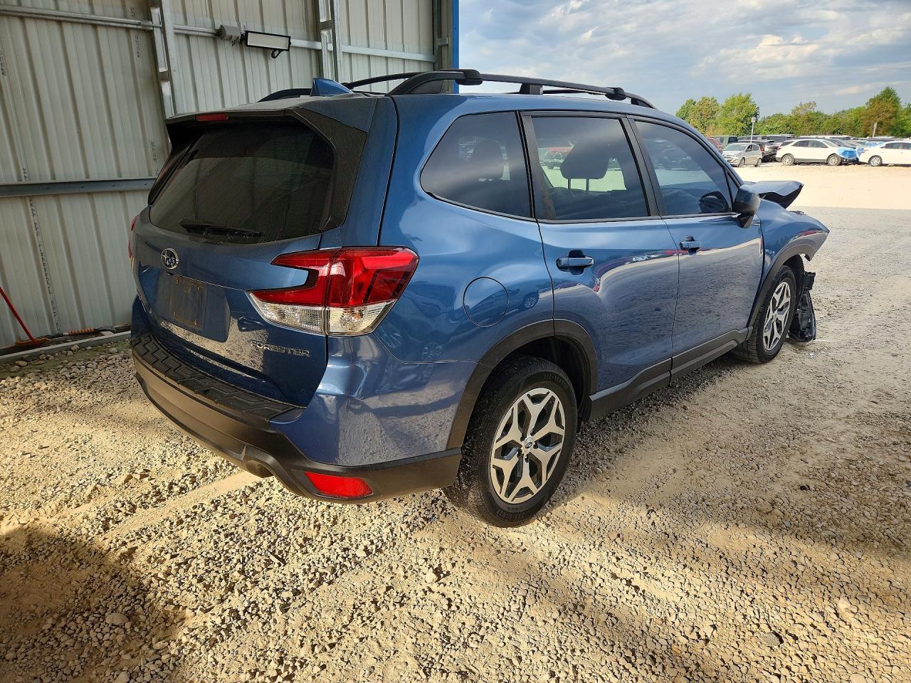 2020 Subaru Forester Premium - Фото 3