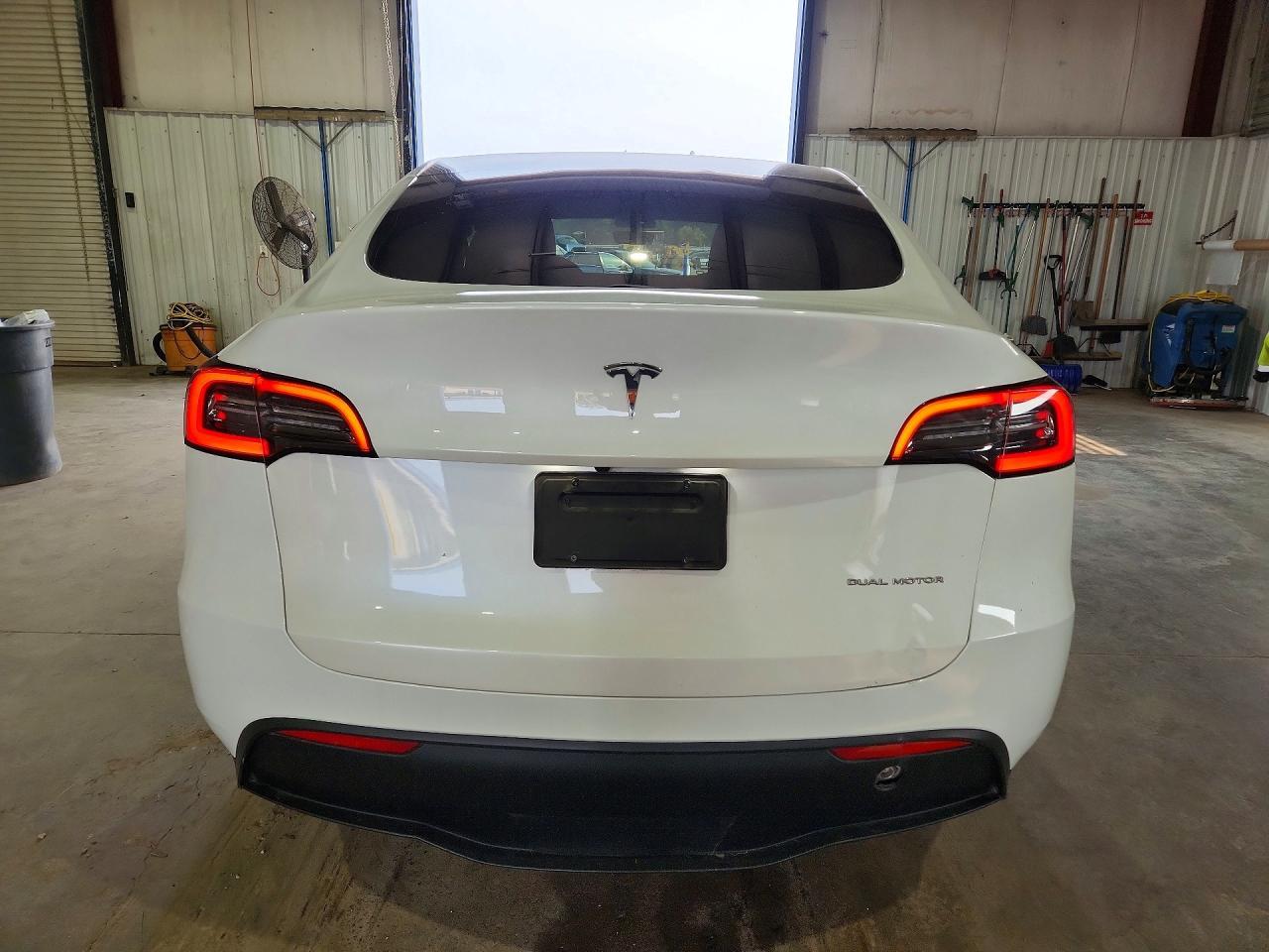 2023 Tesla Model Y - Фото 6