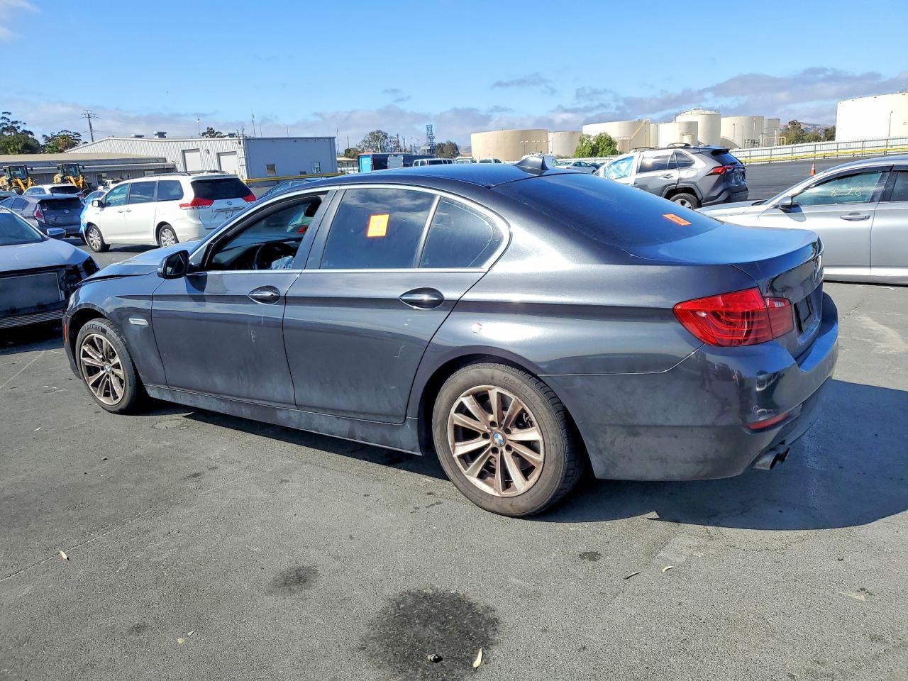 2016 BMW 528 I - Фото 2