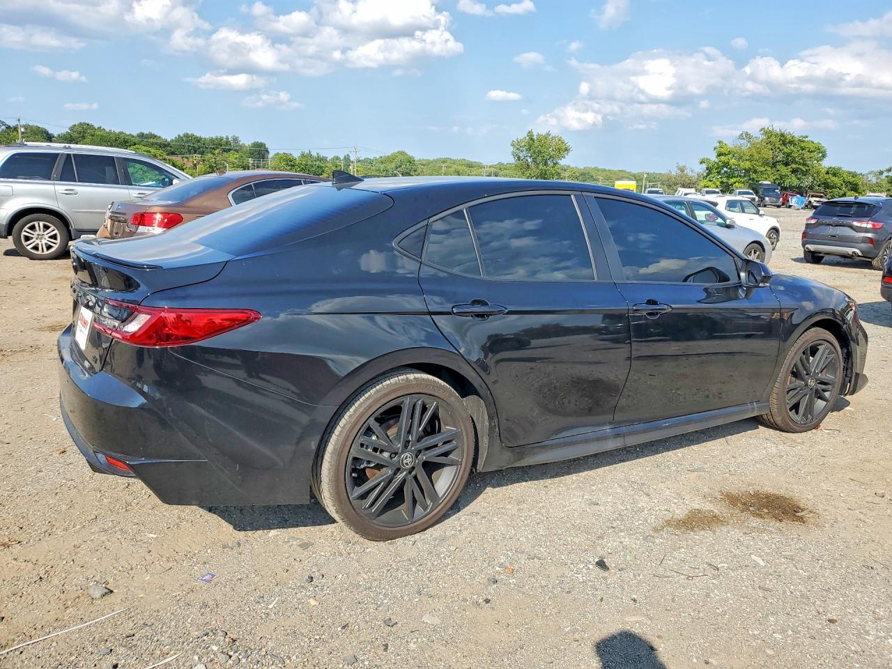 2026 Toyota Camry Nightshade - Фото 3