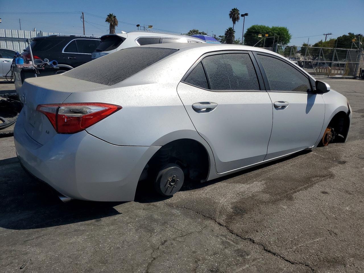 2014 Toyota Corolla Le - Фото 3
