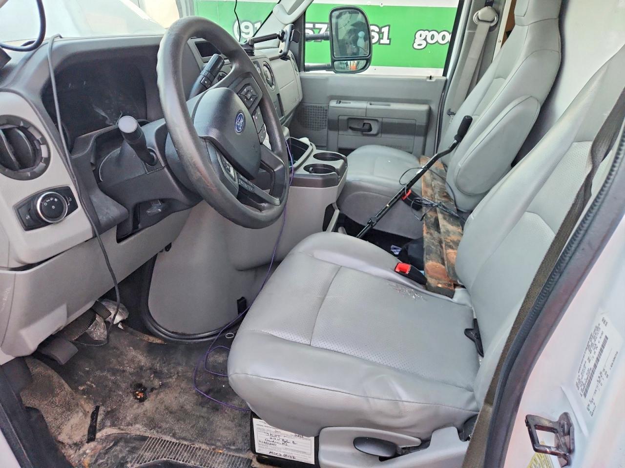 2021 Ford E350 Box Truck - Image 7