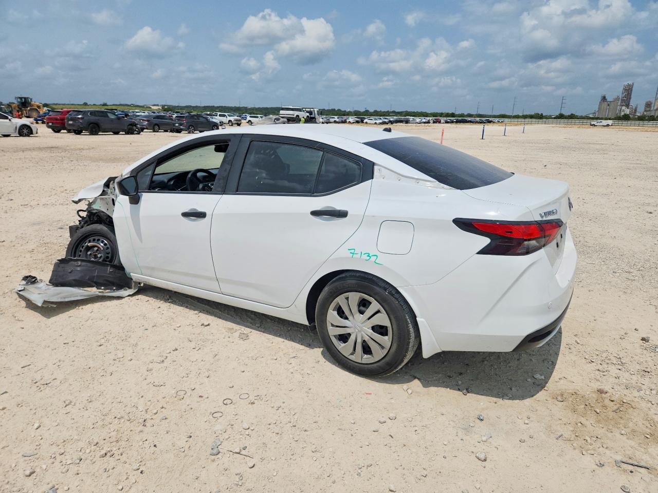 2025 Nissan Versa S - Фото 2
