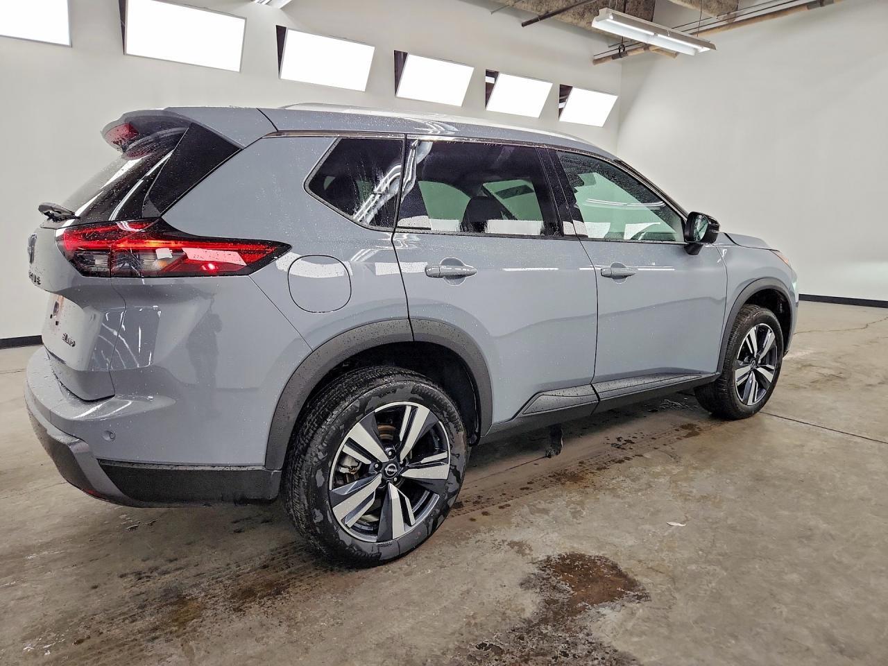 2026 Nissan Rogue Sl - Image 3