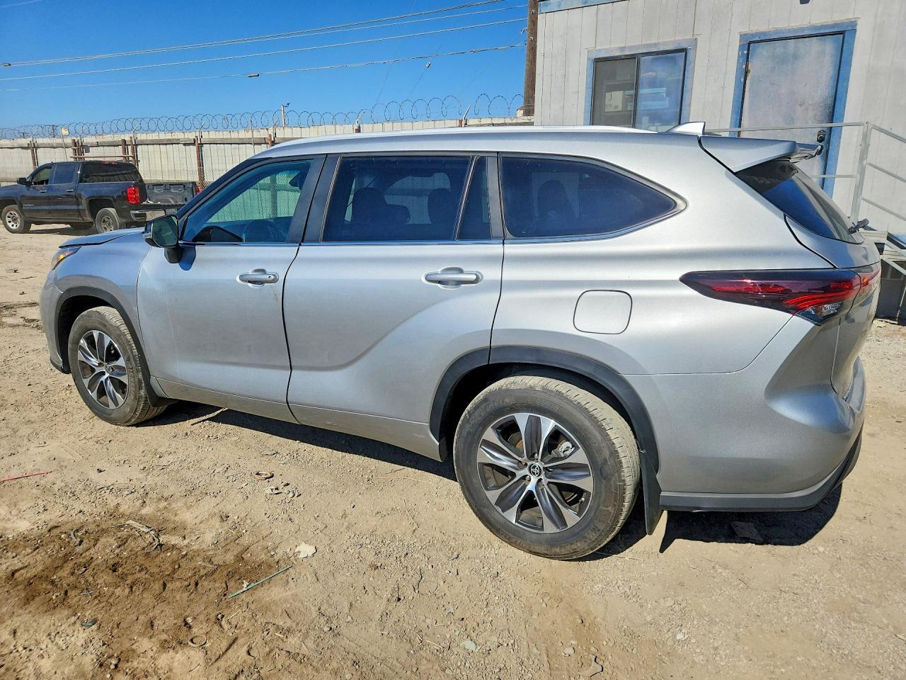 2024 Toyota Highlander Xle - Фото 2
