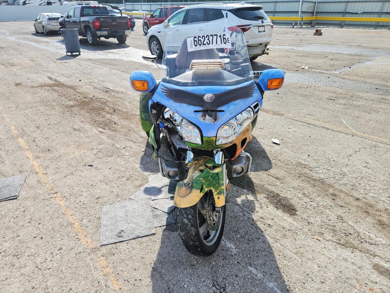 2004 Honda Gl1800 - Фото 2