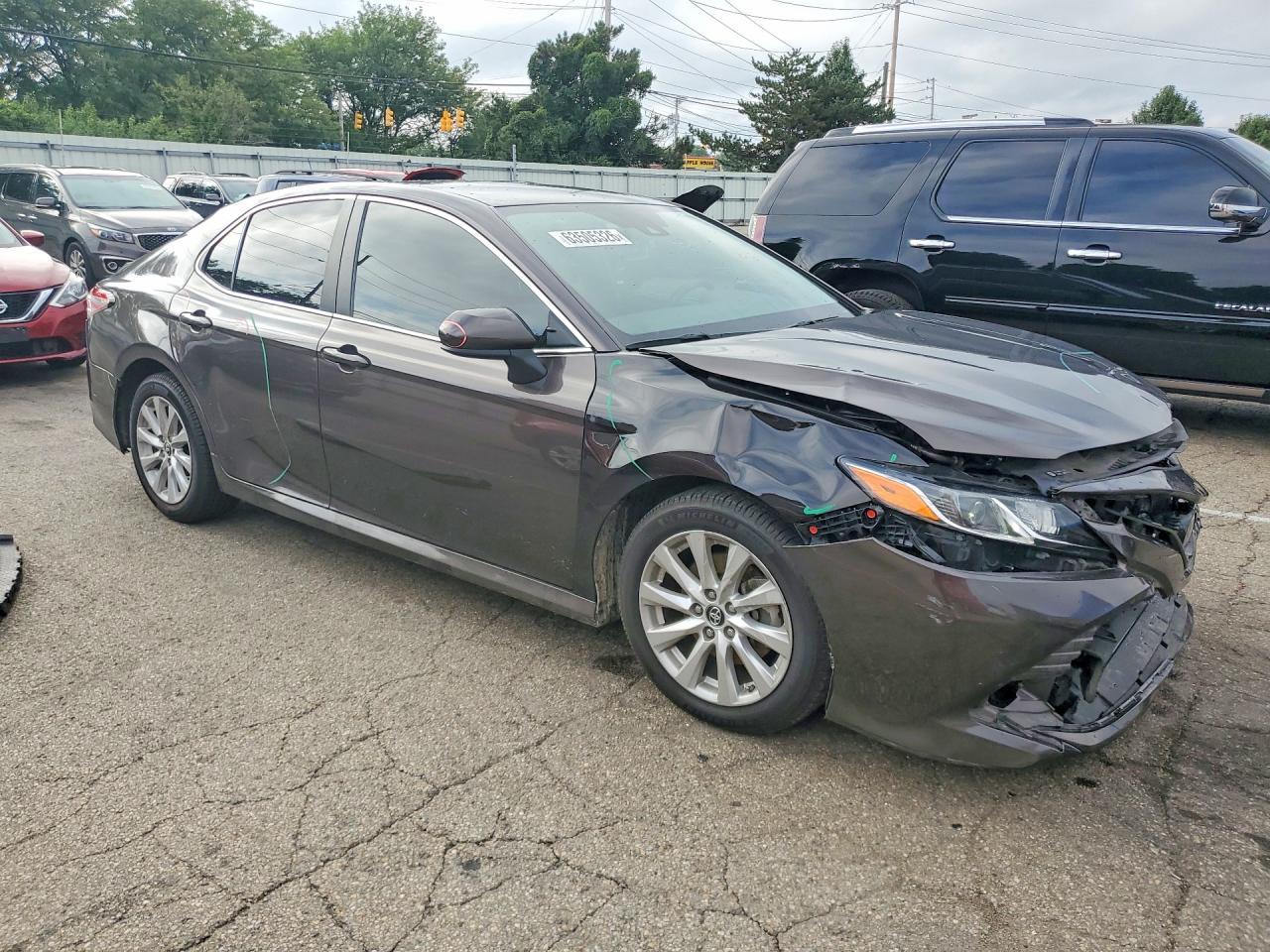 2019 Toyota Camry Le - Фото 4