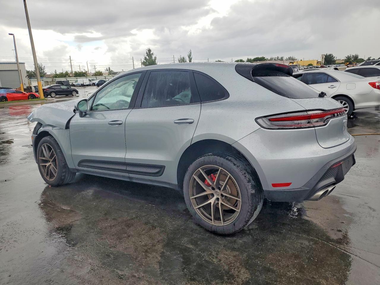 2026 Porsche Macan S - Image 2