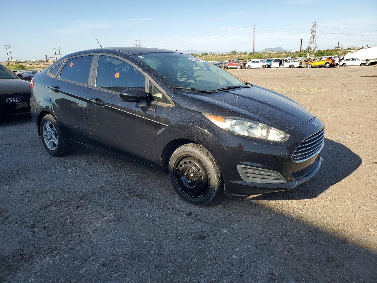 2018 Ford Fiesta Se - Фото 4