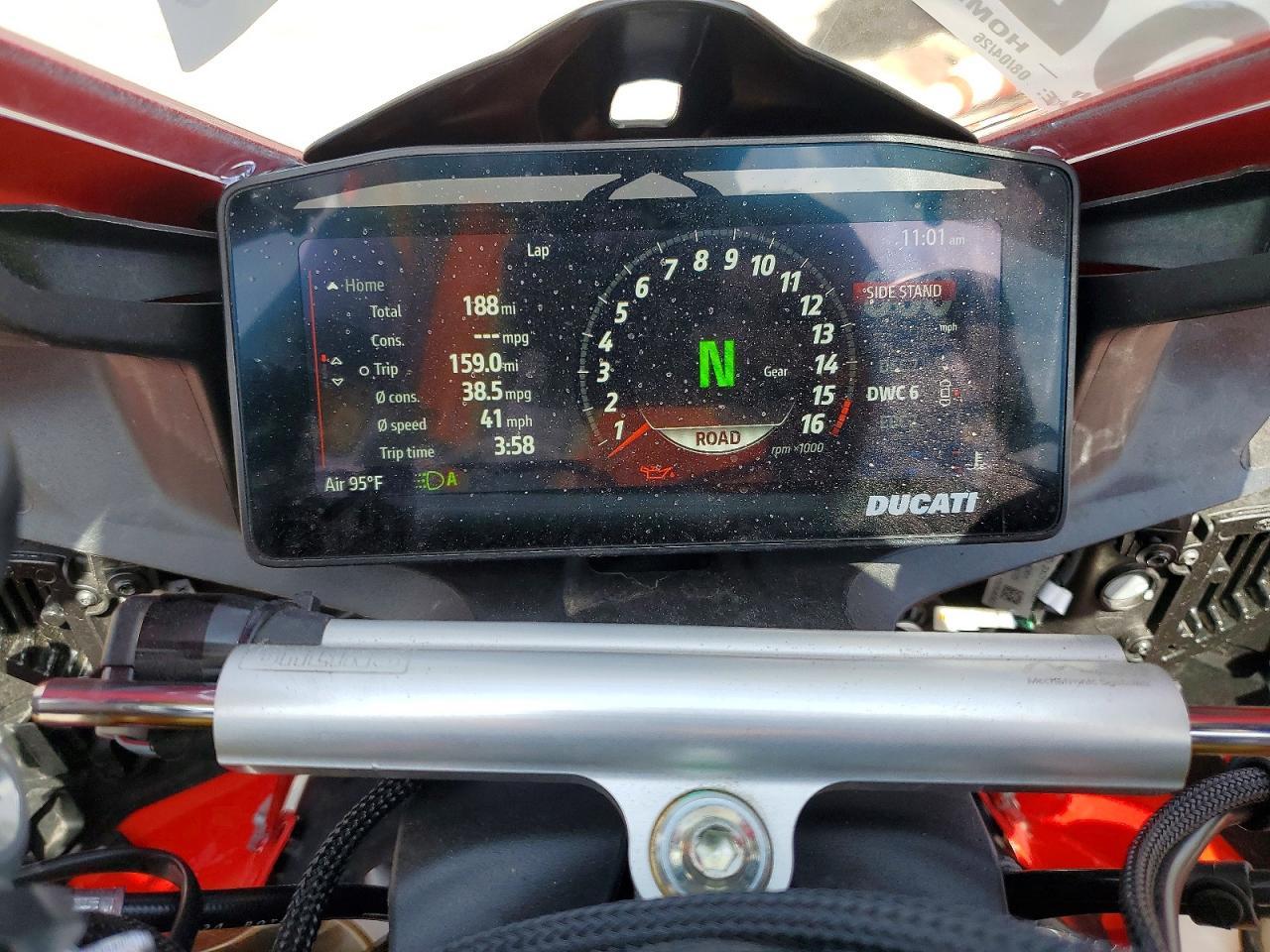 2025 Ducati Panigale V4 - Image 7