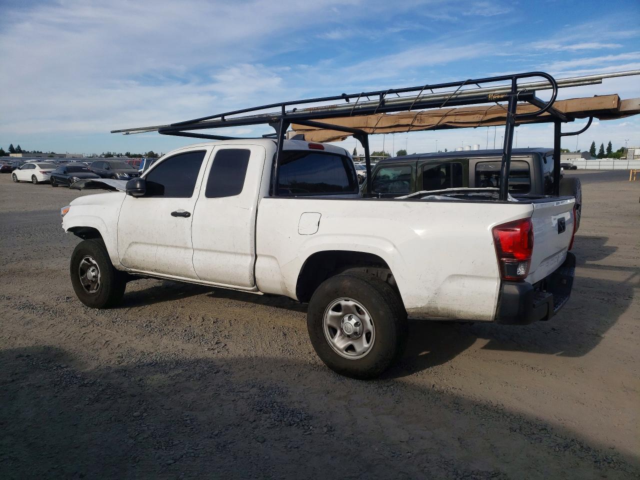 2021 Toyota Tacoma Sr - Фото 2