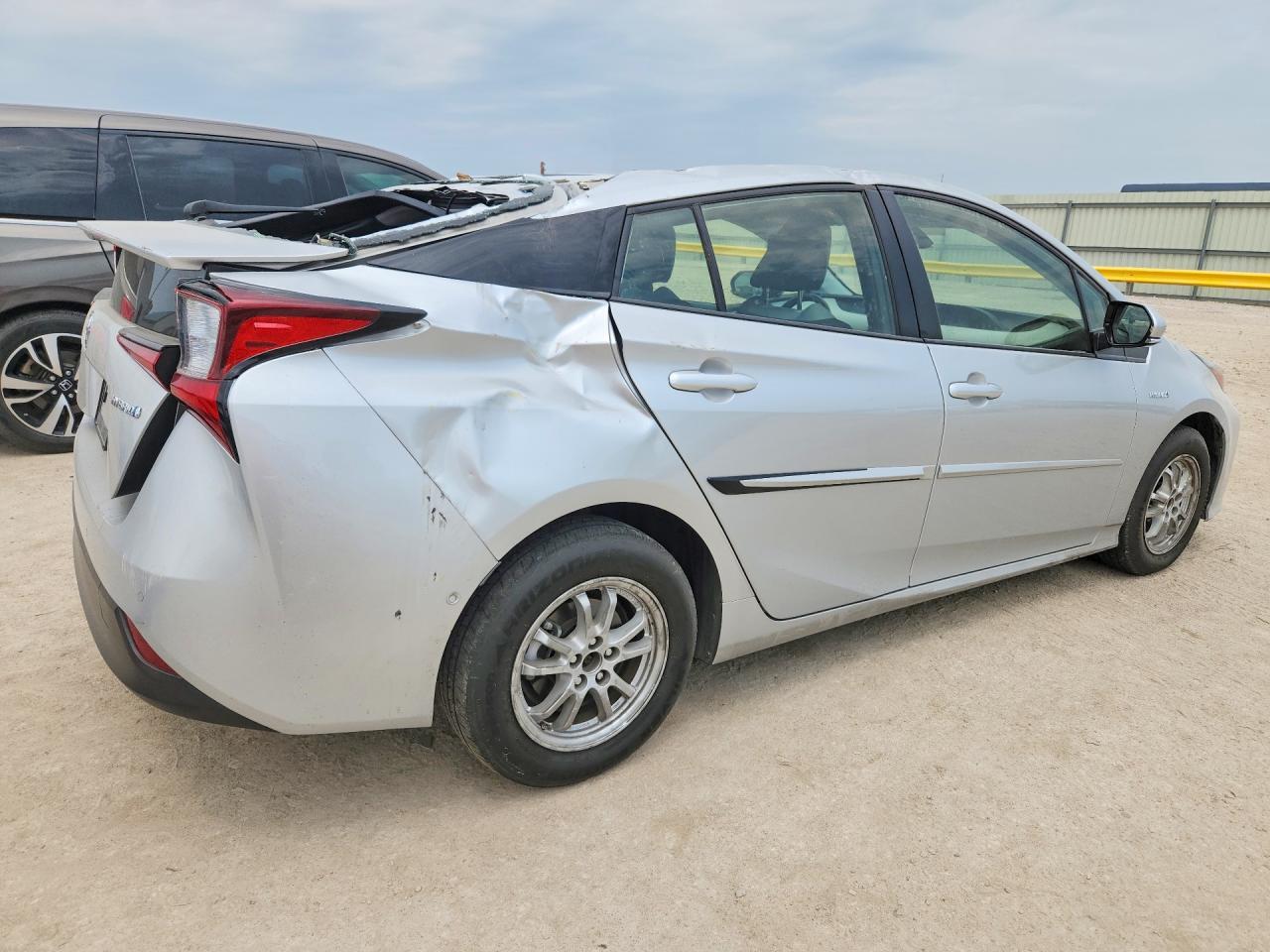 2019 Toyota Prius Le Awd-E - Фото 3