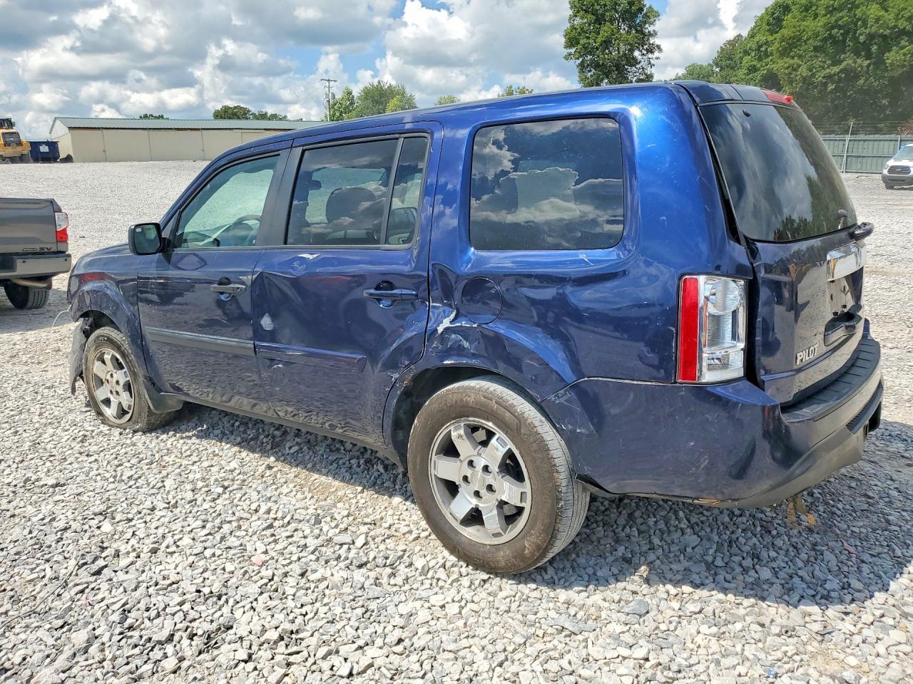 2014 Honda Pilot Lx - Image 2