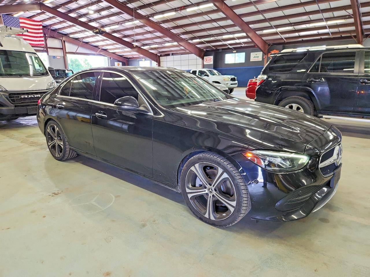 2022 Mercedes-Benz C 300 - Фото 4