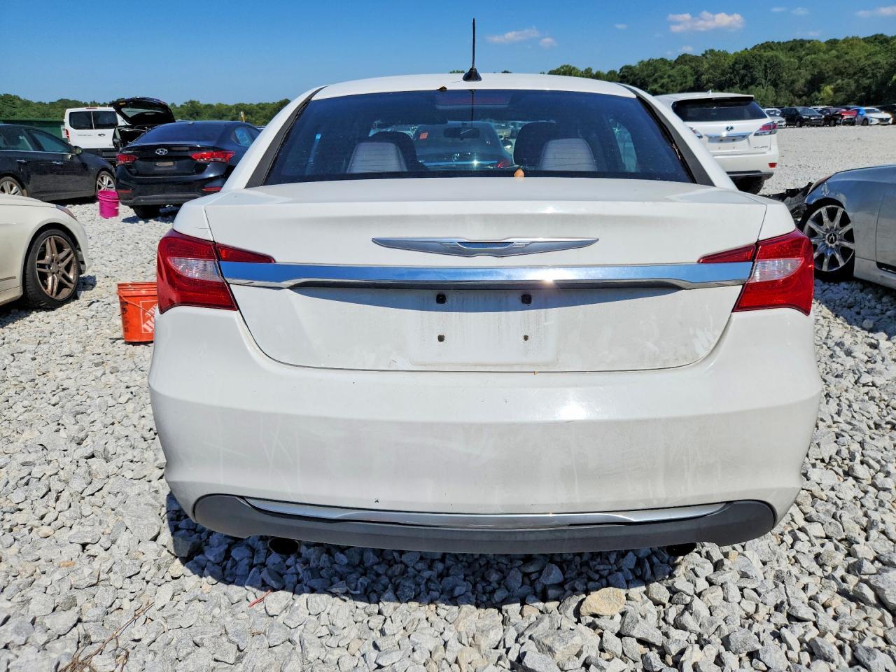 2012 Chrysler 200 Touring - Фото 6