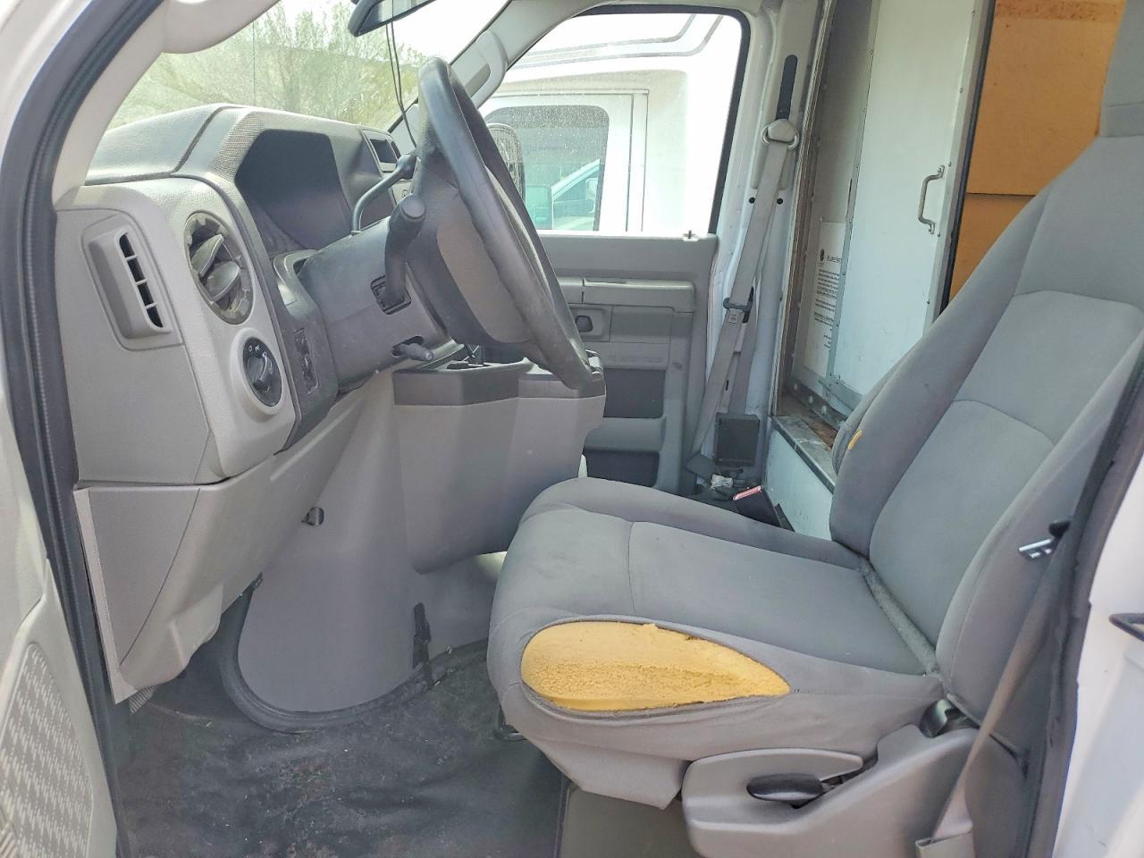 2011 Ford E350 Box Truck - Image 7