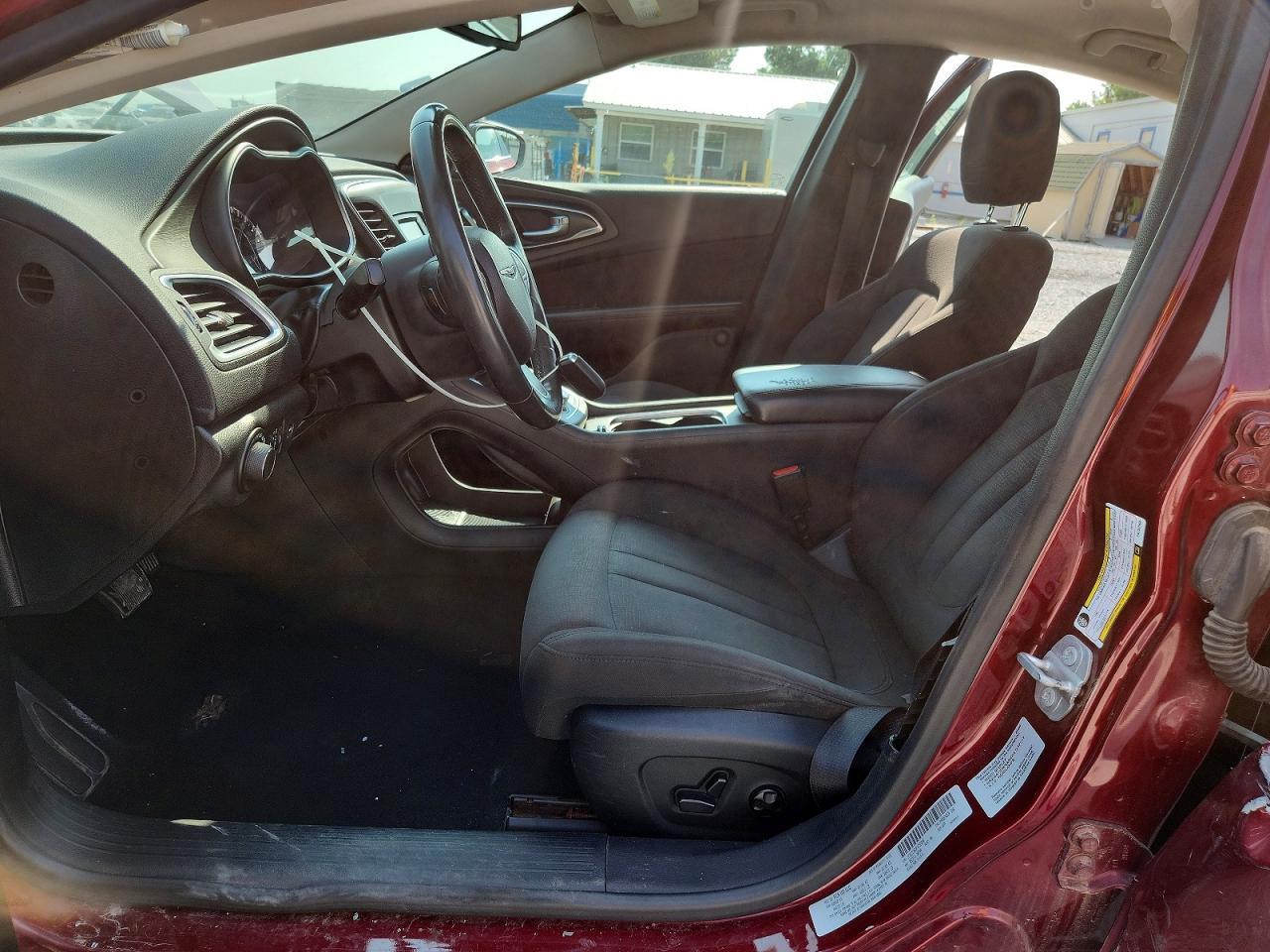 2015 Chrysler 200 Limited - Фото 7