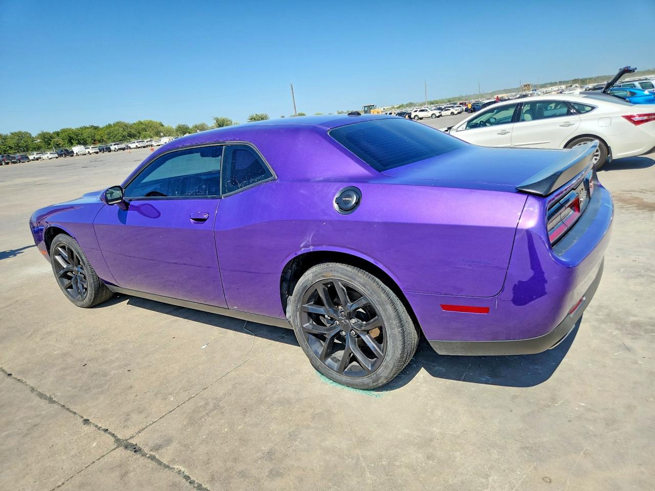 2023 Dodge Challenger Sxt - Фото 2
