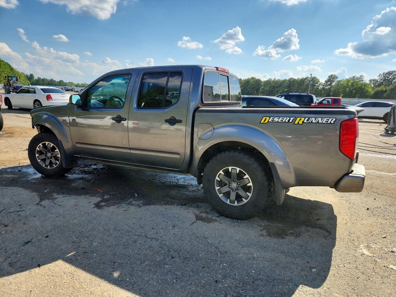2019 Nissan Frontier Desert Runner - Фото 2
