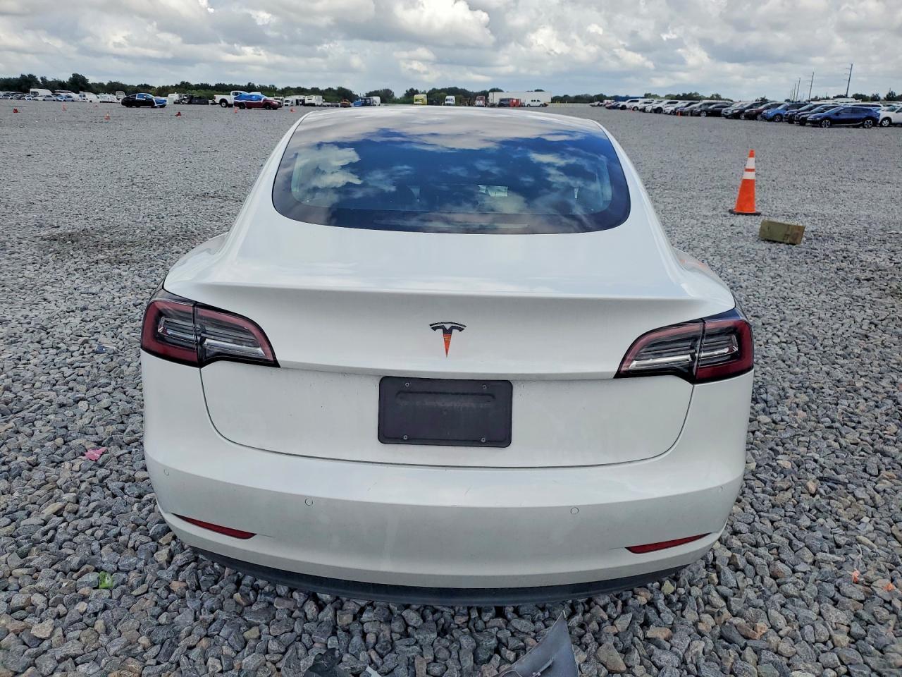 2020 Tesla Model 3 - Фото 6