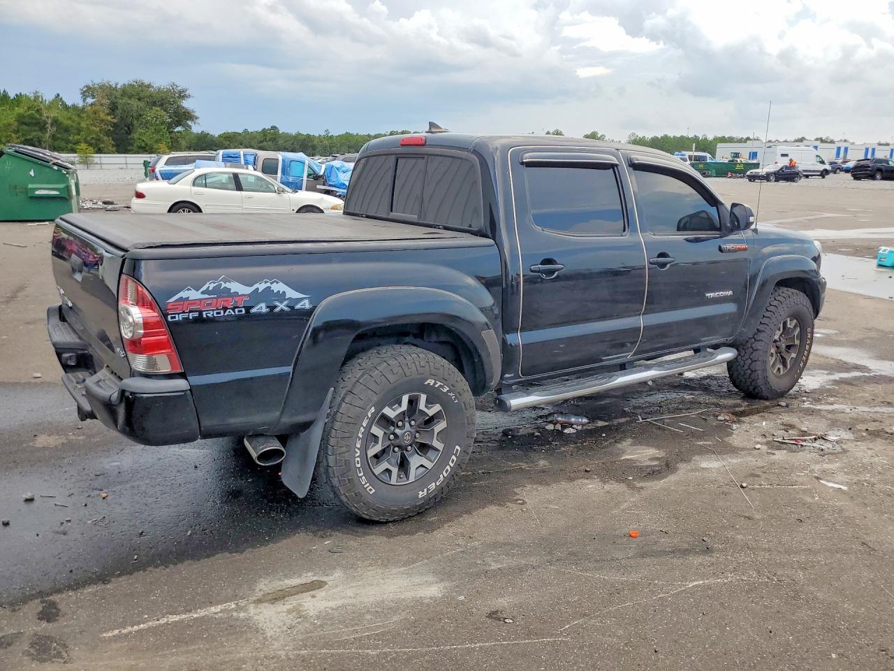 2015 Toyota Tacoma V6 - Image 3